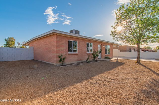 2218 E Oregon Street, Tucson, AZ 85706