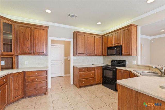 904 Erica Drive, Hewitt, TX 76643