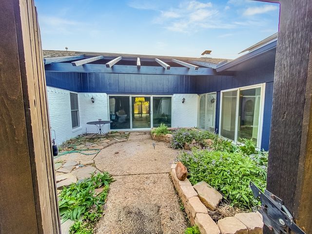 3309 S Country Club Road, Garland, TX 75043