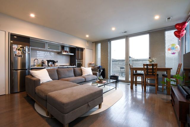 1641 W Chicago Avenue 2-R, Chicago, IL 60622