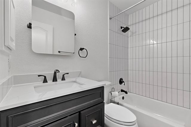 1911 Random Oaks Drive, Rockwall, TX 75087