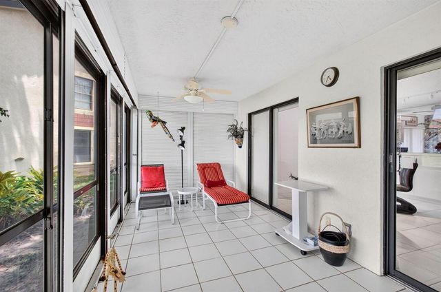 10247 N Circle Lake Drive 102, Boynton Beach, FL 33437