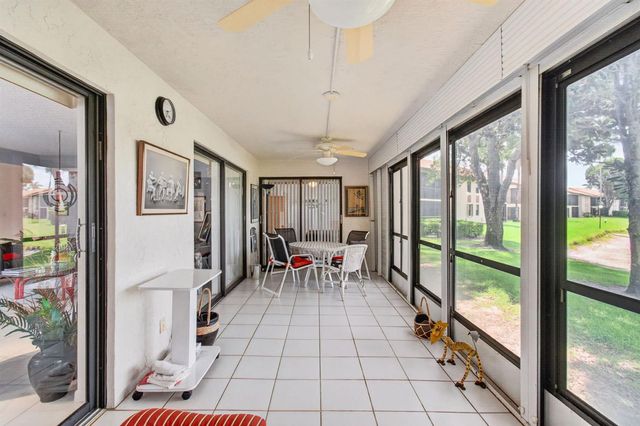 10247 N Circle Lake Drive 102, Boynton Beach, FL 33437