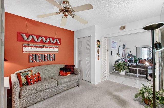 10247 N Circle Lake Drive 102, Boynton Beach, FL 33437