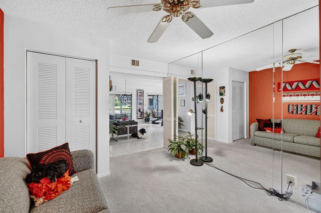 10247 N Circle Lake Drive 102, Boynton Beach, FL 33437