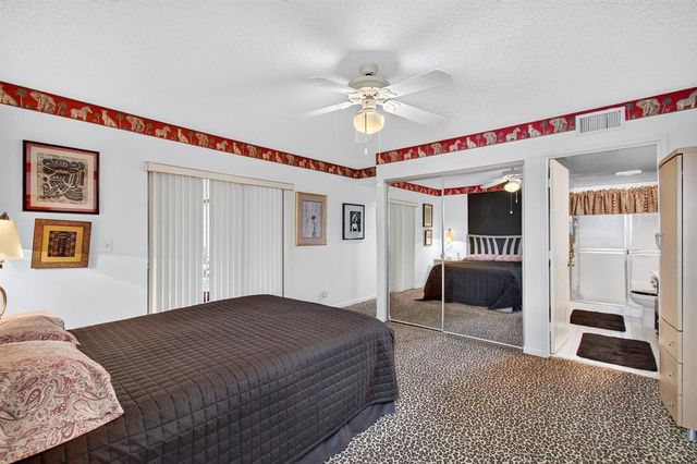 10247 N Circle Lake Drive 102, Boynton Beach, FL 33437