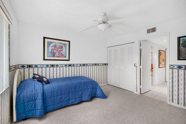 10247 N Circle Lake Drive 102, Boynton Beach, FL 33437