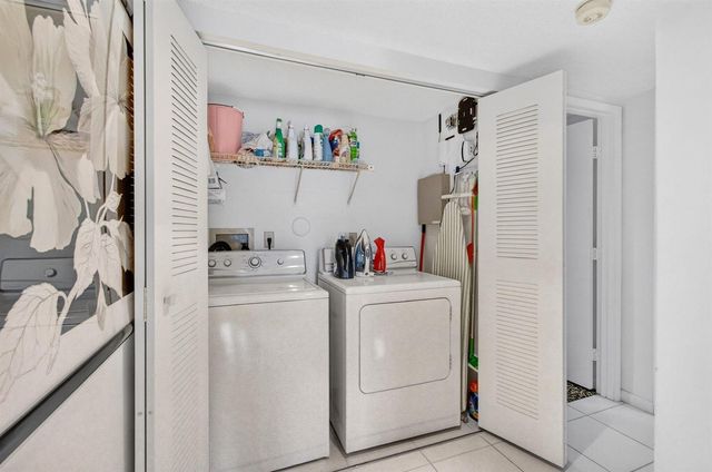 10247 N Circle Lake Drive 102, Boynton Beach, FL 33437