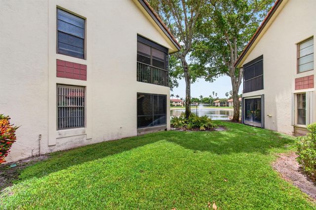 10247 N Circle Lake Drive 102, Boynton Beach, FL 33437