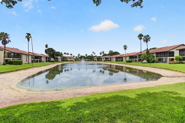 10247 N Circle Lake Drive 102, Boynton Beach, FL 33437