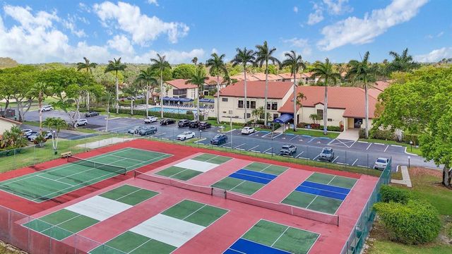 10247 N Circle Lake Drive 102, Boynton Beach, FL 33437