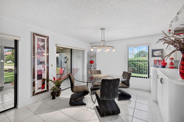 10247 N Circle Lake Drive 102, Boynton Beach, FL 33437
