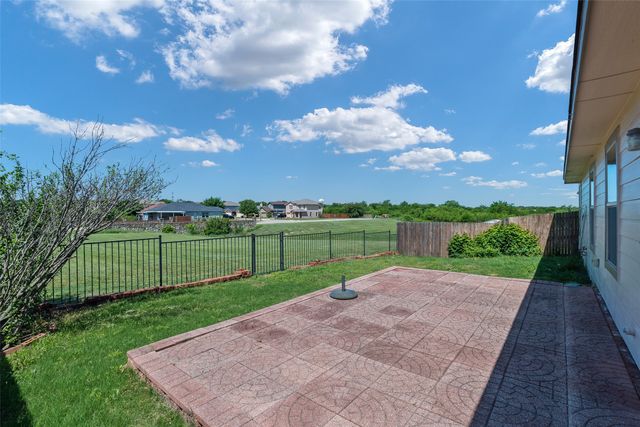 3917 Mantis Street, Fort Worth, TX 76106