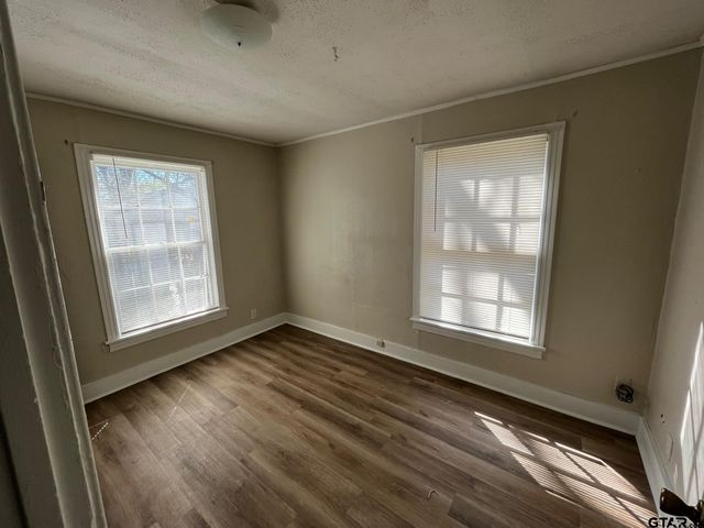 2616 Oak Ln, Tyler, TX 75701