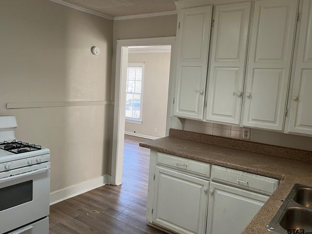 2616 Oak Ln, Tyler, TX 75701