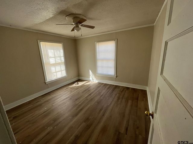 2616 Oak Ln, Tyler, TX 75701