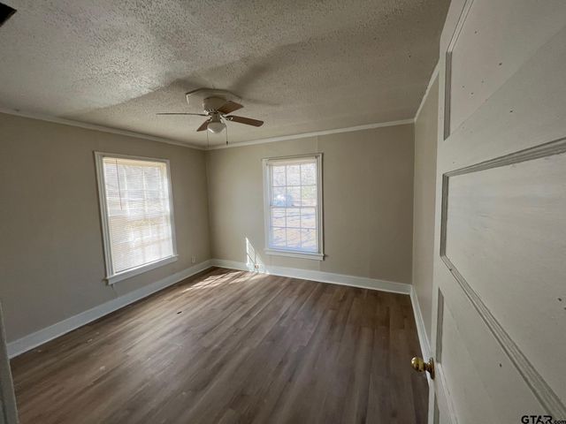 2616 Oak Ln, Tyler, TX 75701