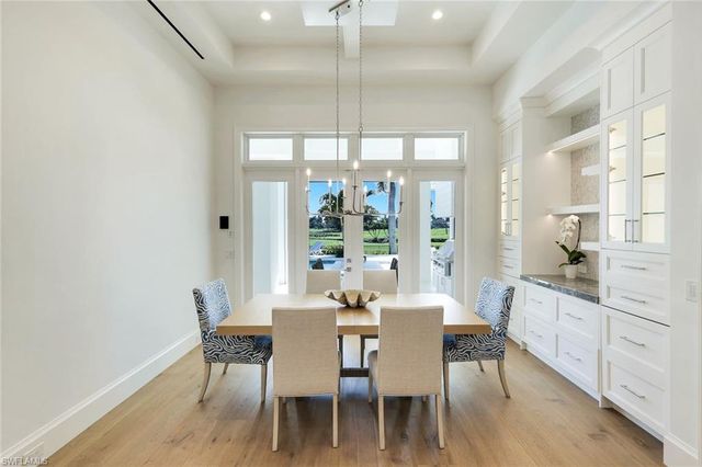 730 Harbour DR, Naples, FL 34103