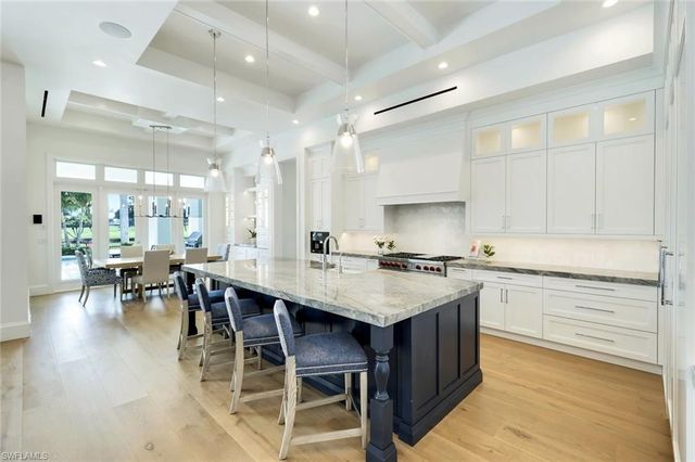 730 Harbour DR, Naples, FL 34103