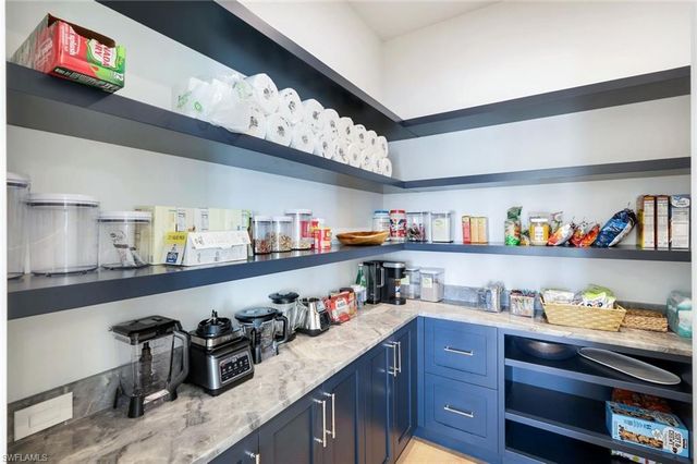 730 Harbour DR, Naples, FL 34103