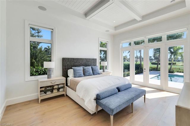 730 Harbour DR, Naples, FL 34103