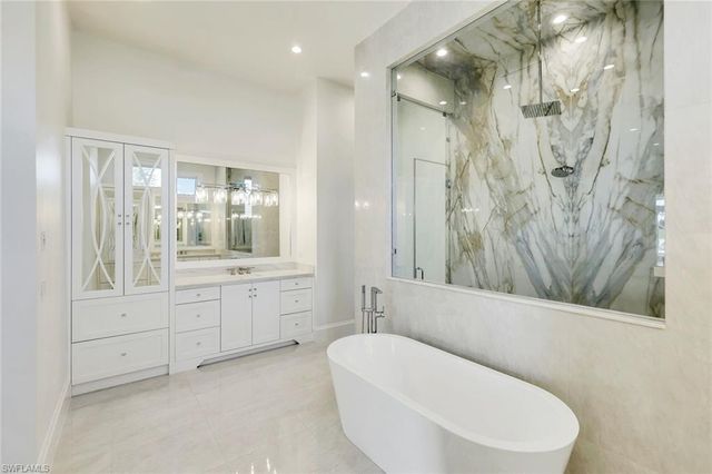 730 Harbour DR, Naples, FL 34103
