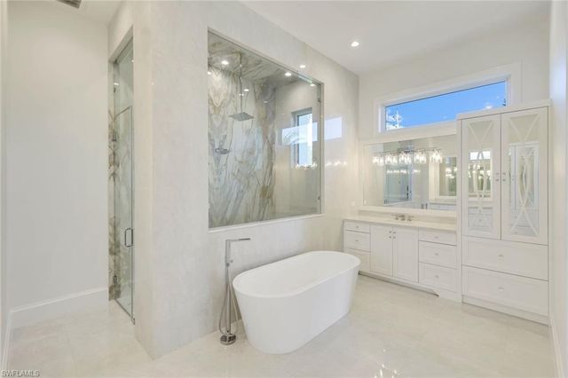 730 Harbour DR, Naples, FL 34103