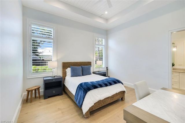 730 Harbour DR, Naples, FL 34103