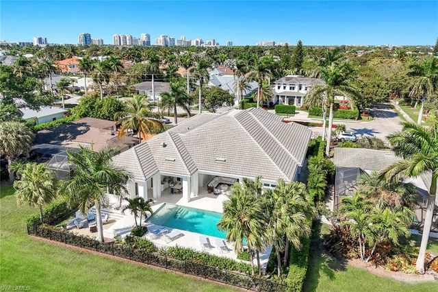 730 Harbour DR, Naples, FL 34103