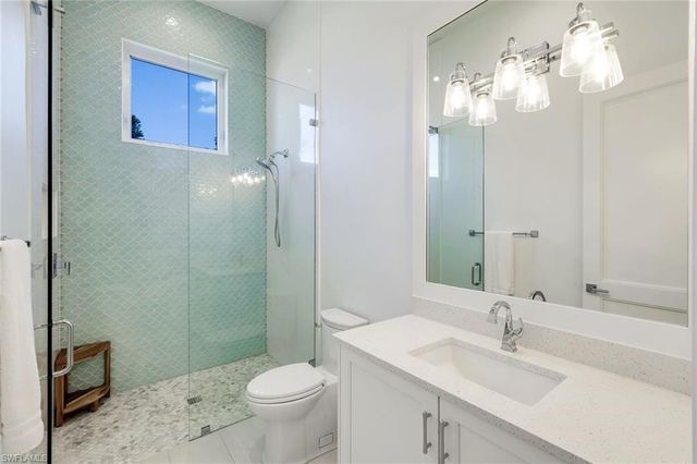 730 Harbour DR, Naples, FL 34103