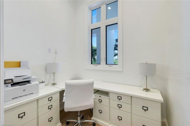 730 Harbour DR, Naples, FL 34103