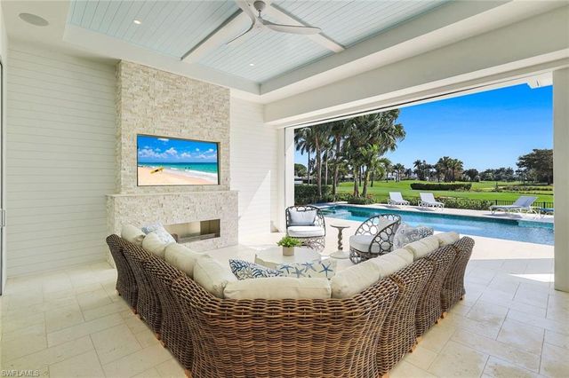 730 Harbour DR, Naples, FL 34103