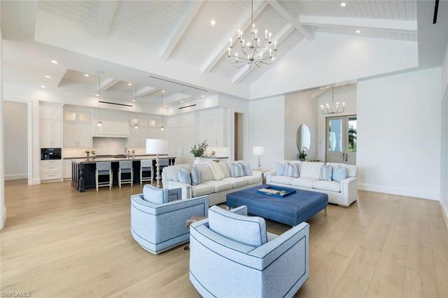 730 Harbour DR, Naples, FL 34103