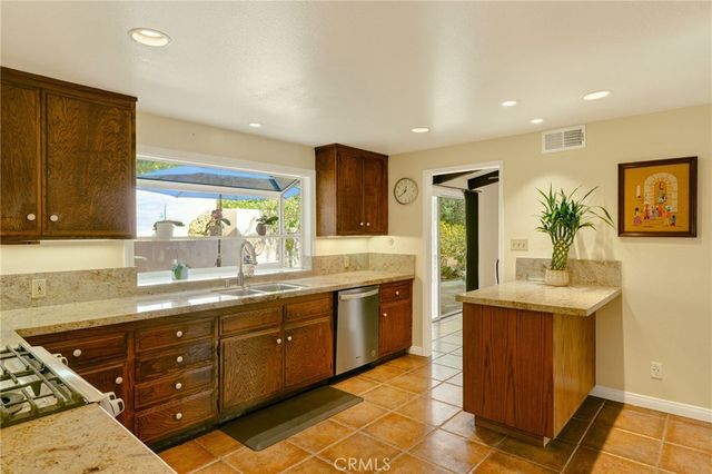 2217 Crescent Avenue, Montrose, CA 91020