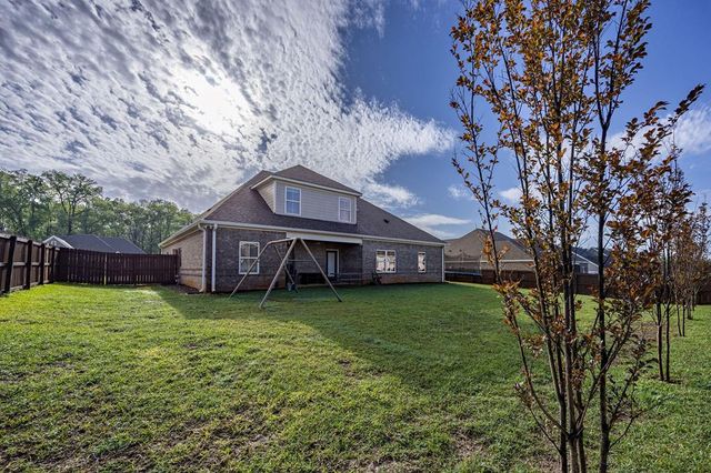 616 Charleston Mills Dr, Midland City, AL 36350