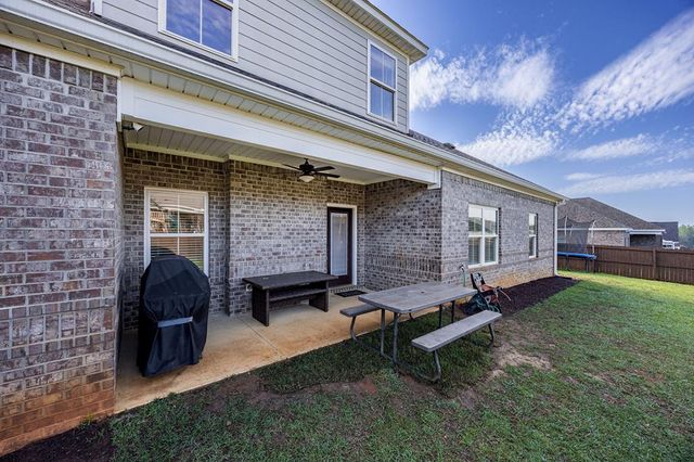 616 Charleston Mills Dr, Midland City, AL 36350