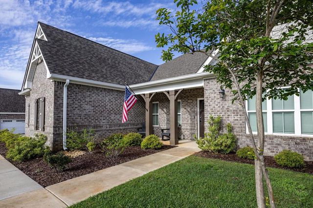 616 Charleston Mills Dr, Midland City, AL 36350