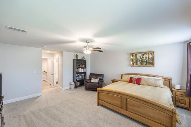 616 Charleston Mills Dr, Midland City, AL 36350