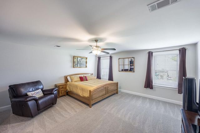 616 Charleston Mills Dr, Midland City, AL 36350