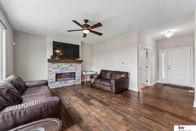 7302 N 154th Avenue, Bennington, NE 68007