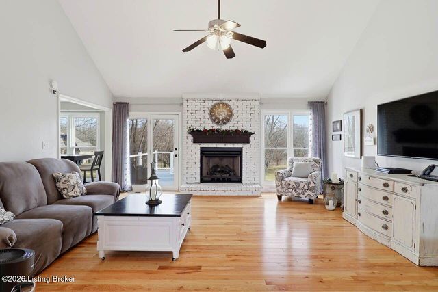 2016 Waldner Ct, Crestwood, KY 40014