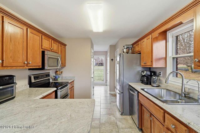 2016 Waldner Ct, Crestwood, KY 40014