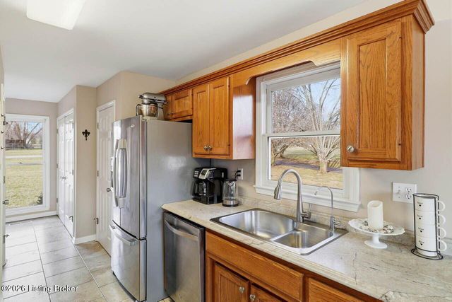 2016 Waldner Ct, Crestwood, KY 40014