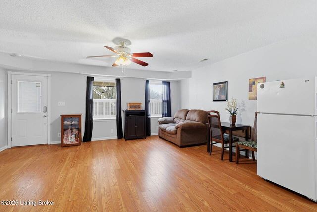 2016 Waldner Ct, Crestwood, KY 40014