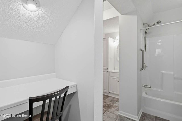 2016 Waldner Ct, Crestwood, KY 40014