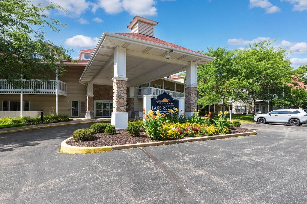 1505 S Shore DRIVE #301, Delavan, WI 53115