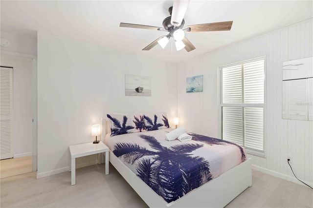 8004 22ND AVENUE W, Bradenton, FL 34209