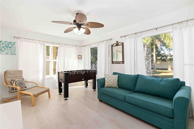 8004 22ND AVENUE W, Bradenton, FL 34209