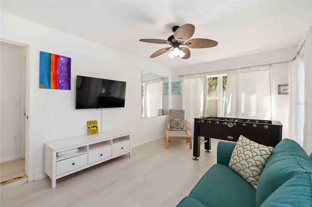 8004 22ND AVENUE W, Bradenton, FL 34209