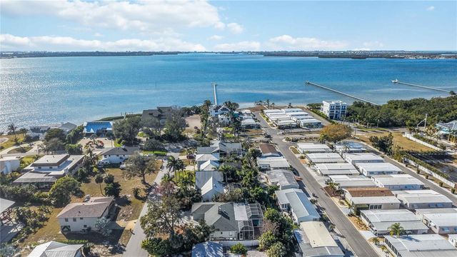 8004 22ND AVENUE W, Bradenton, FL 34209